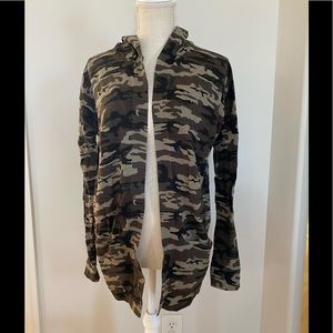 Sanctuary Camo Open Front Long Sleeve Hooded Cardigan Sweater Size Small